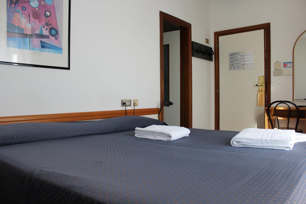 Hotel Grand Meeting Rimini Dış mekan fotoğraf